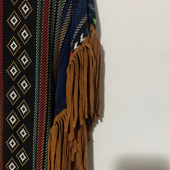 Step In Style Boho Fringed Poncho - Picture 4 of 8